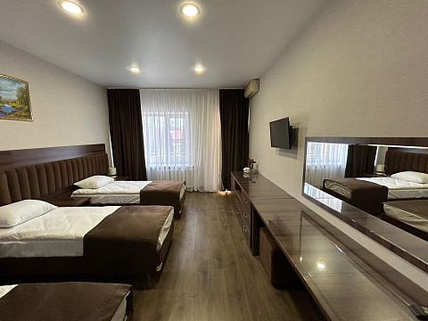 Санаторий «Лесной», г. Железноводск. Трёхместный номер